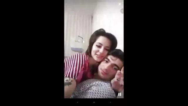DEUX LESBIENNES CHAUDES film x amateur allemand JOUENT AVEC LEURS JOUETS ... usb