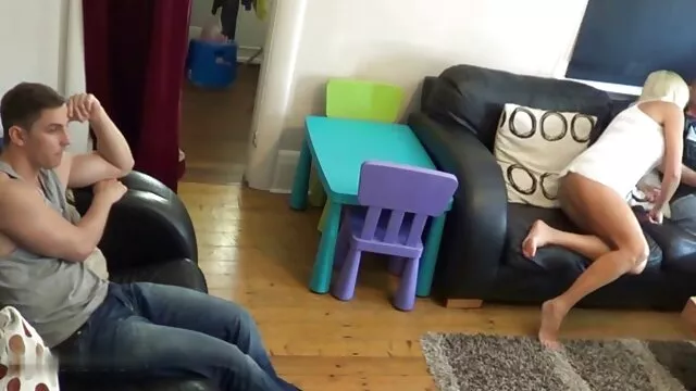 Super baise avec elle sur le dessus film amateur français x