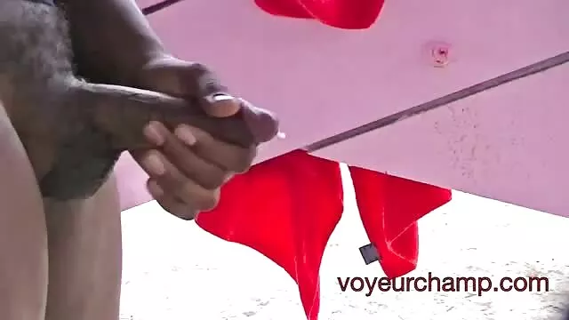 Crochet et capuche BDSM film x amateur hard lesbiennes