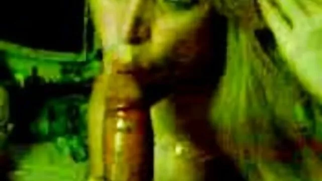 Ron Jeremy et Tweety Valentine - Pipe avec film x amateur en francais chauffeur de bus