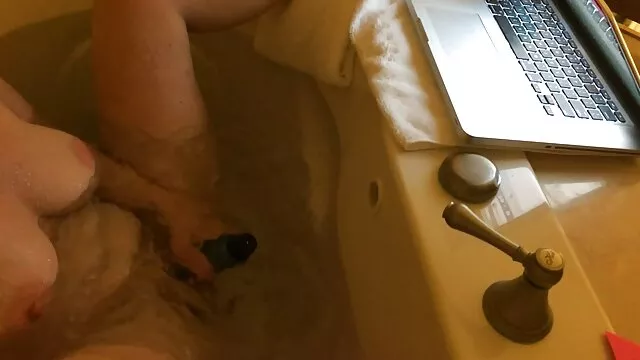 Pauline française maigre se fait prendre en extérieur streaming x amateur français